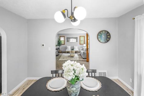 86 Southeast Avenue Tallmadge OH 44278