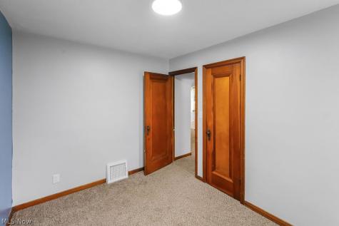 86 Southeast Avenue Tallmadge OH 44278
