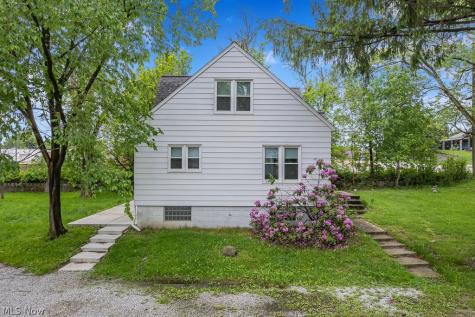 86 Southeast Avenue Tallmadge OH 44278