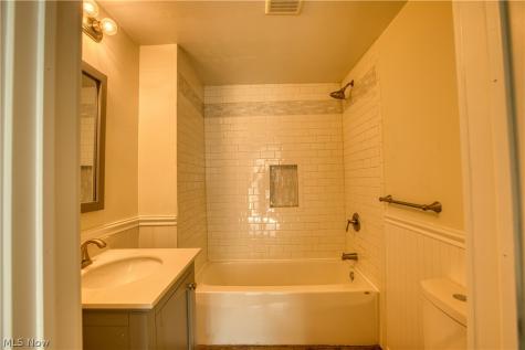 293 E Cassell Avenue Barberton OH 44203