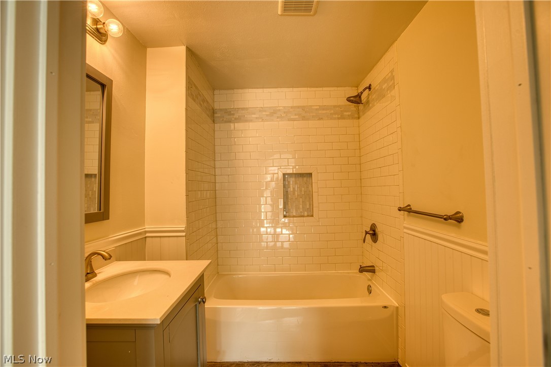 293 E Cassell Avenue Barberton OH 44203