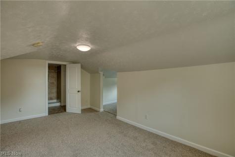 293 E Cassell Avenue Barberton OH 44203