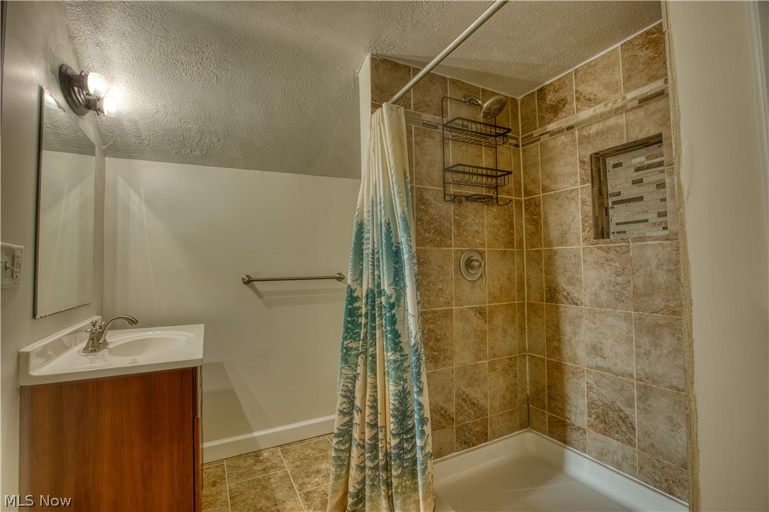 293 E Cassell Avenue Barberton OH 44203
