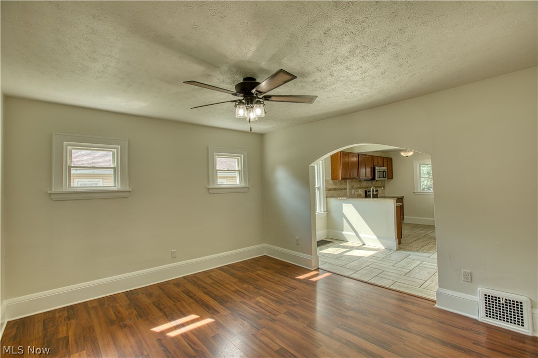 293 E Cassell Avenue Barberton OH 44203