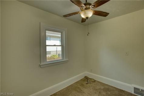 293 E Cassell Avenue Barberton OH 44203