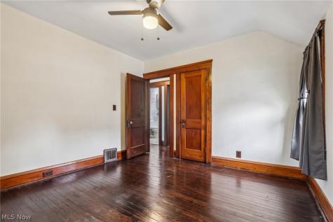 1531 Winchester Avenue Lakewood OH 44107