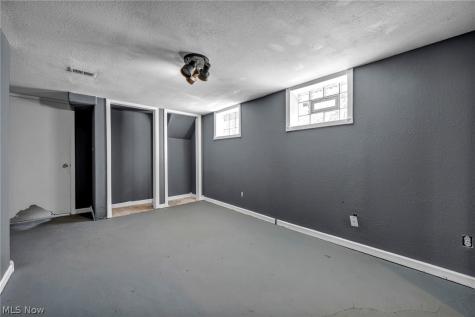 167 N Hazelwood Avenue Youngstown OH 44509