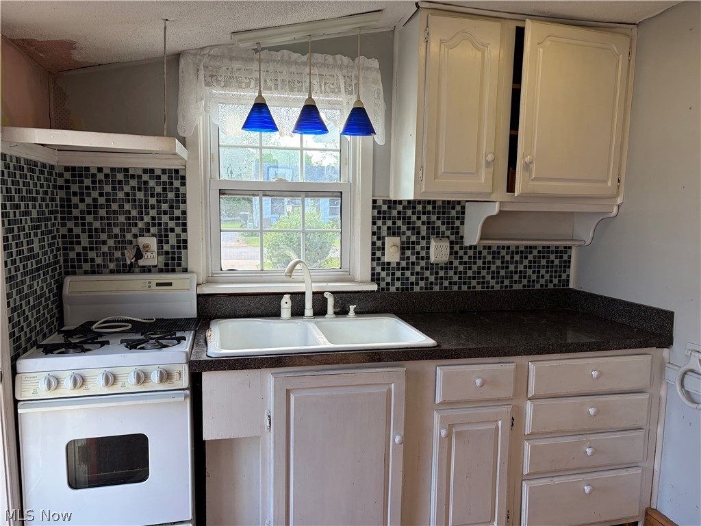 2033 Highland Avenue Ashtabula OH 44004
