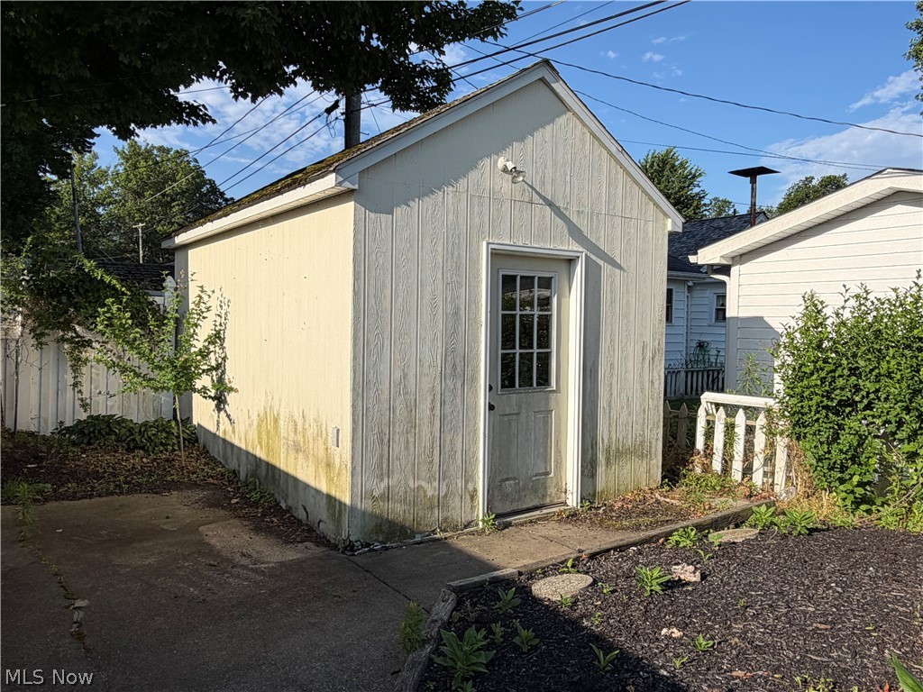 2033 Highland Avenue Ashtabula OH 44004