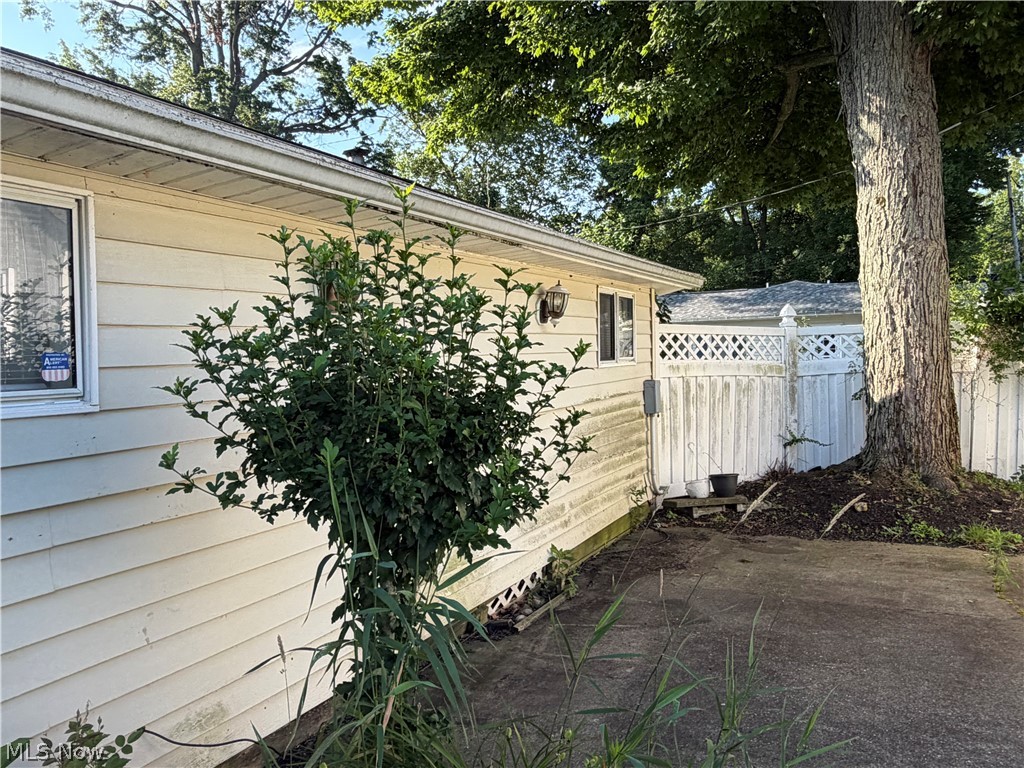2033 Highland Avenue Ashtabula OH 44004