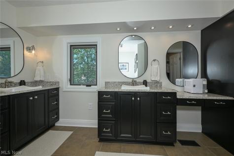 7956 Orianna Street Brecksville OH 44141