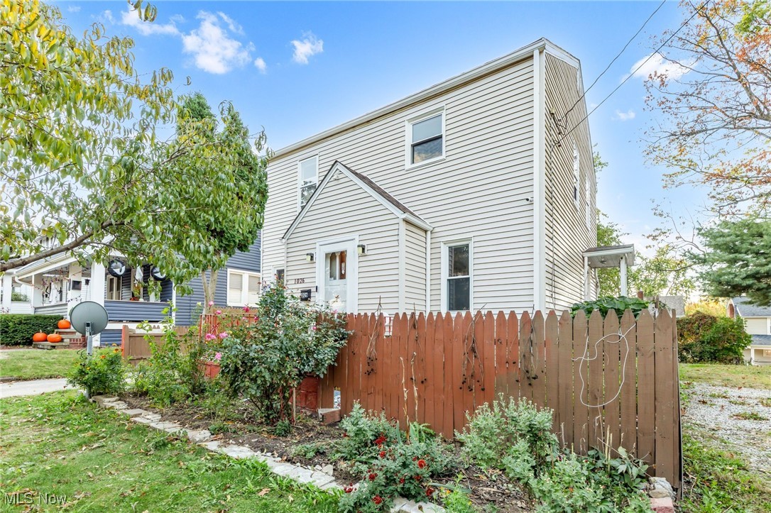 1026 Woodward Avenue Akron OH 44310