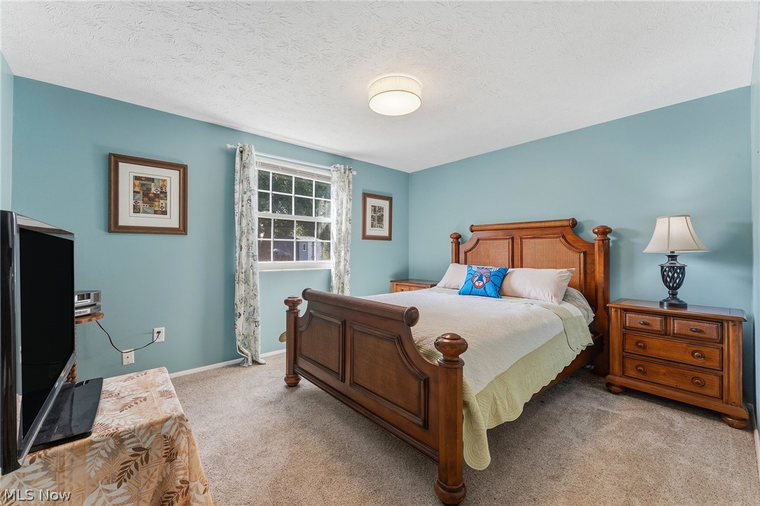 137 Chapel Hill Drive NW Warren OH 44483