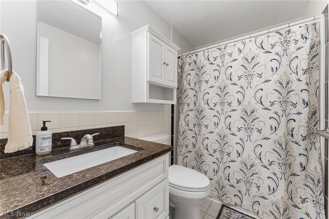 137 Chapel Hill Drive NW Warren OH 44483