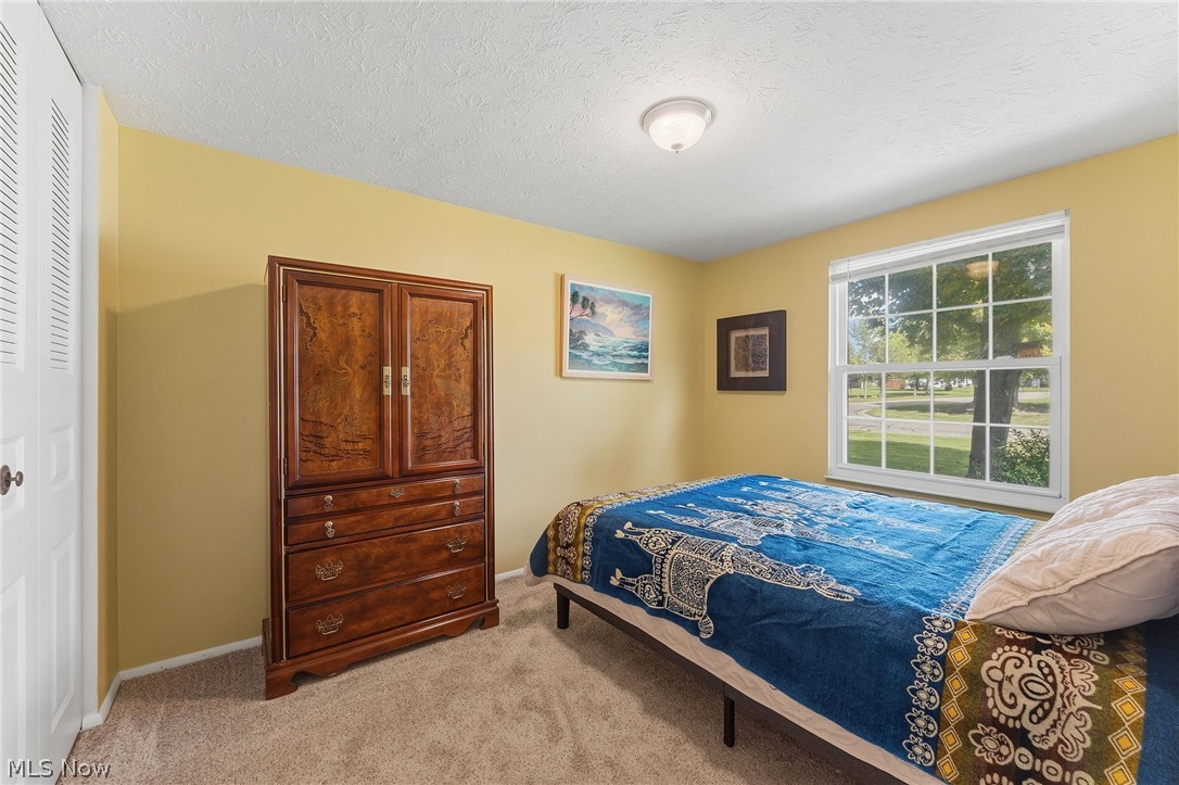 137 Chapel Hill Drive NW Warren OH 44483