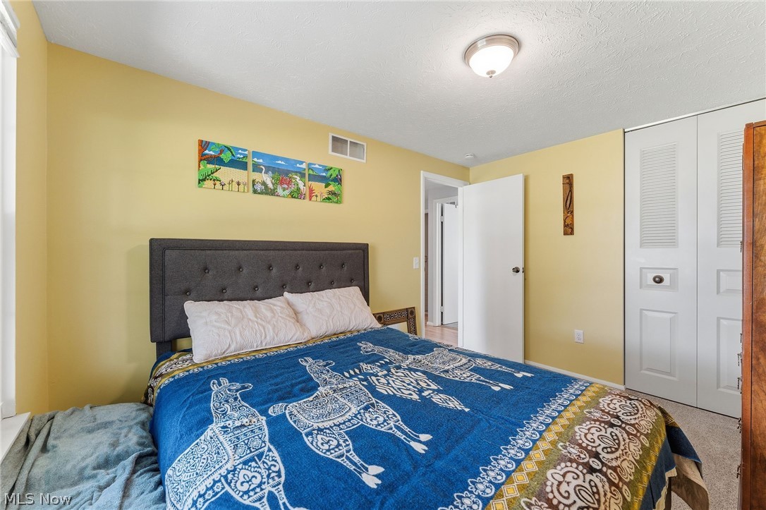 137 Chapel Hill Drive NW Warren OH 44483