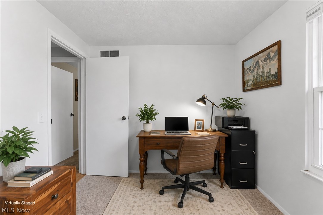 137 Chapel Hill Drive NW Warren OH 44483