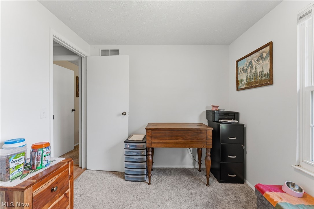 137 Chapel Hill Drive NW Warren OH 44483
