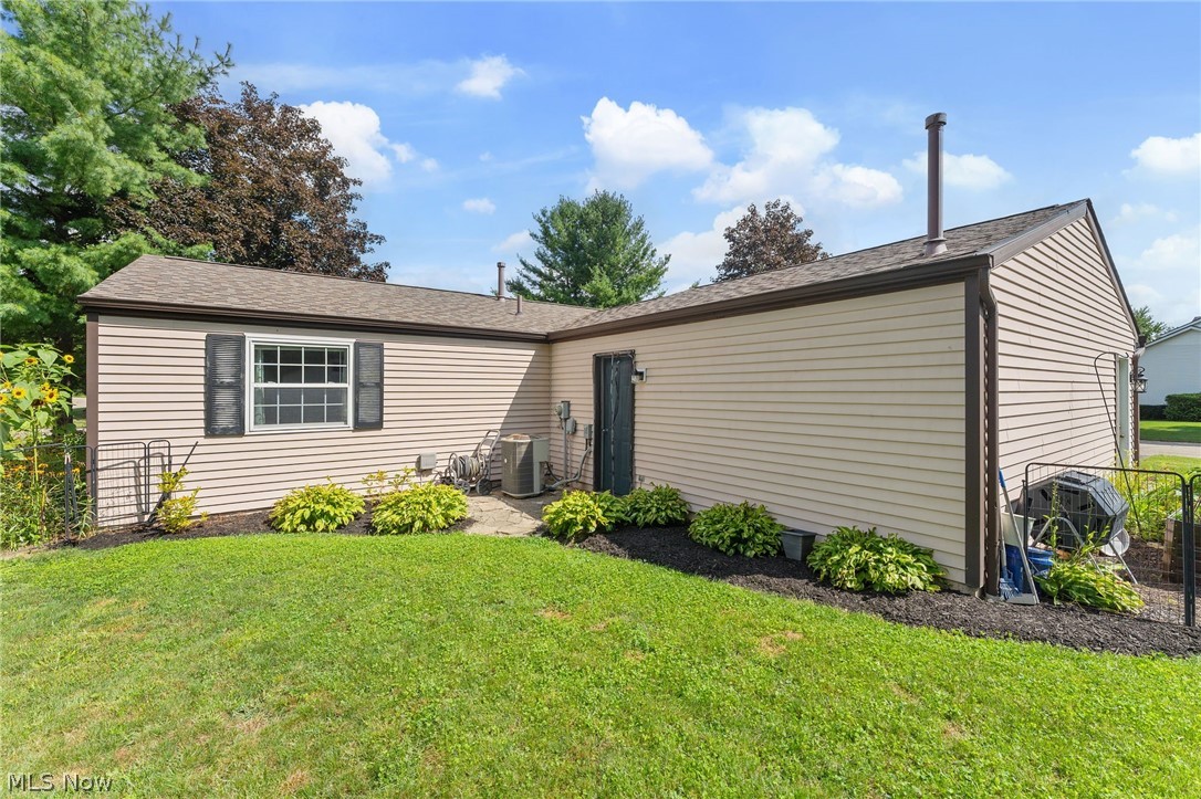 137 Chapel Hill Drive NW Warren OH 44483