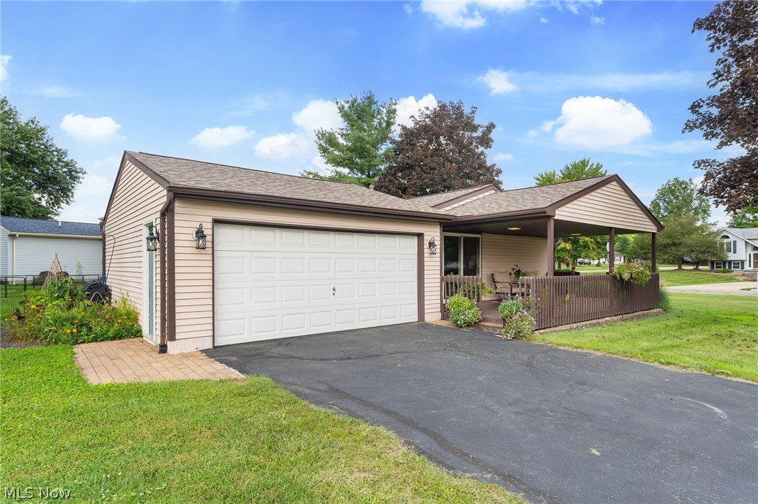 137 Chapel Hill Drive NW Warren OH 44483