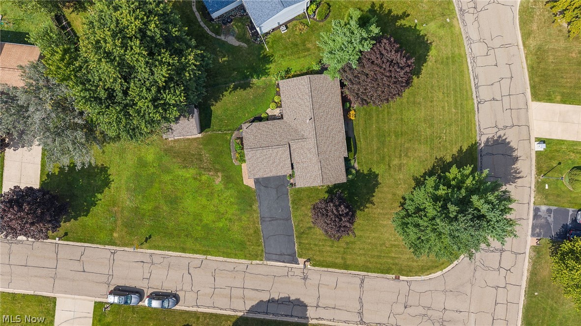 137 Chapel Hill Drive NW Warren OH 44483