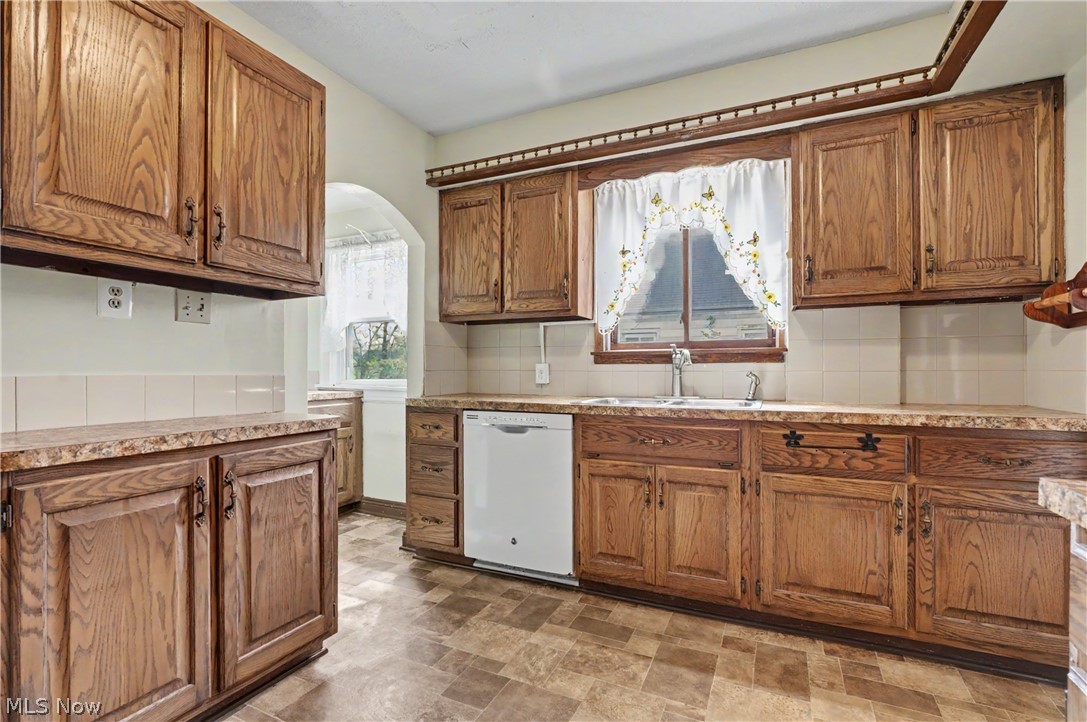 495 Whitney Avenue Akron OH 44306