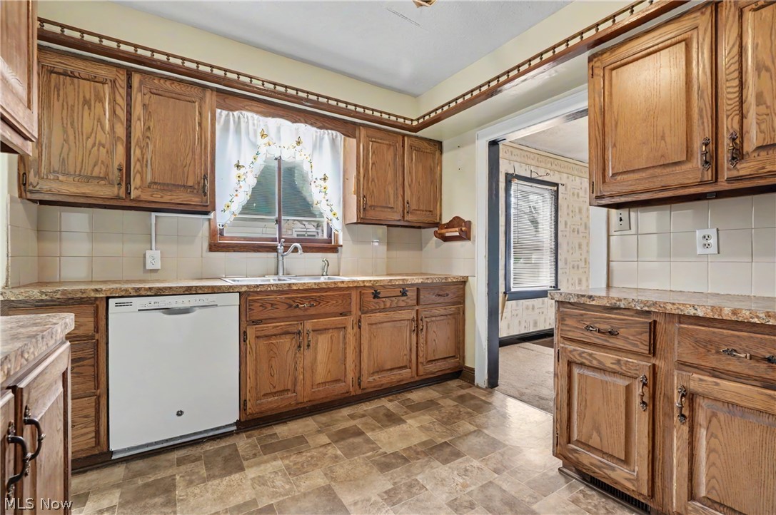 495 Whitney Avenue Akron OH 44306