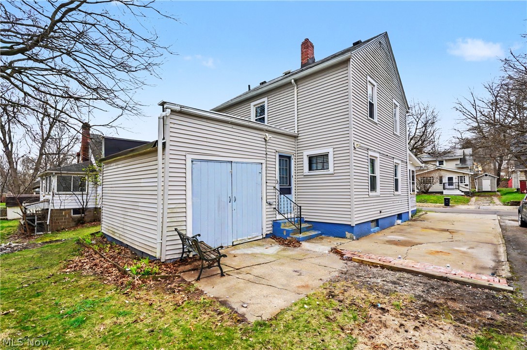 495 Whitney Avenue Akron OH 44306