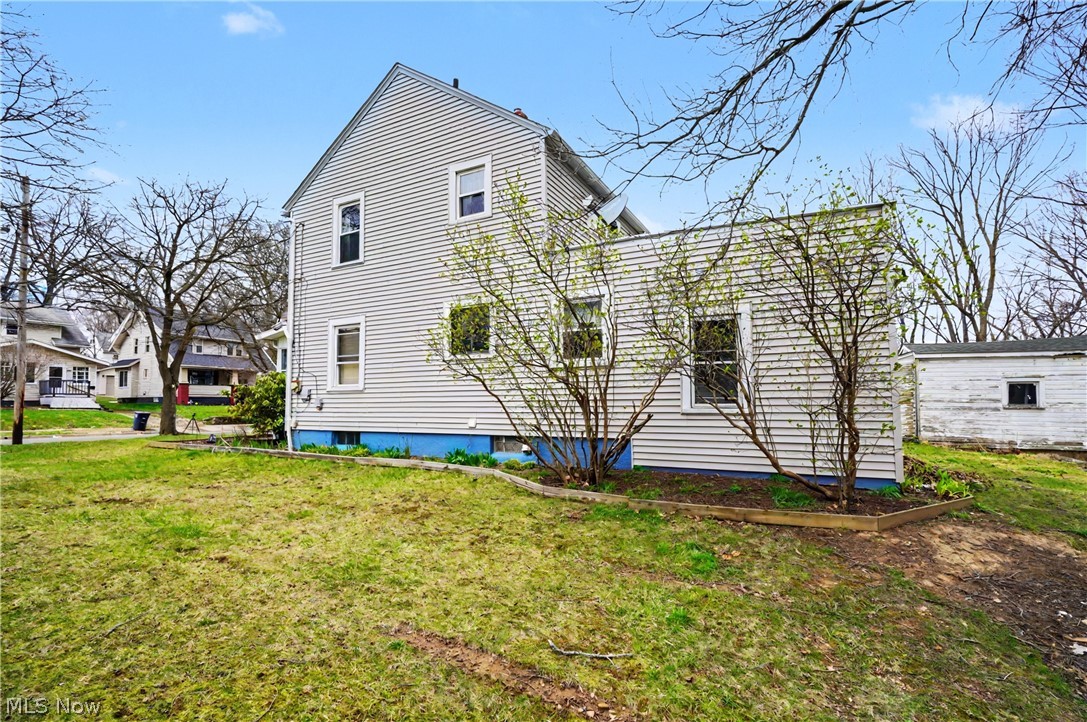 495 Whitney Avenue Akron OH 44306