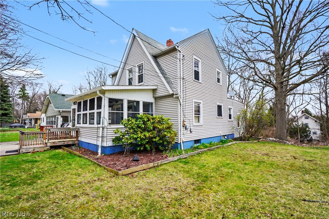 495 Whitney Avenue Akron OH 44306