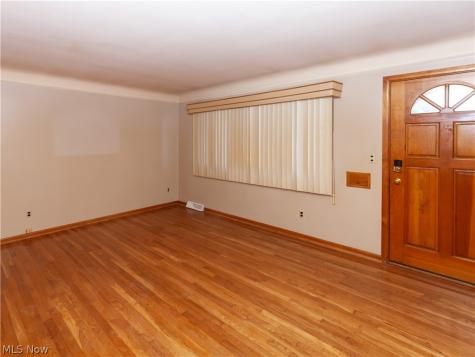 4526 W 154th Street Cleveland OH 44135