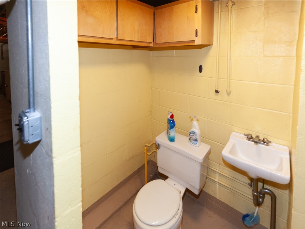 4526 W 154th Street Cleveland OH 44135