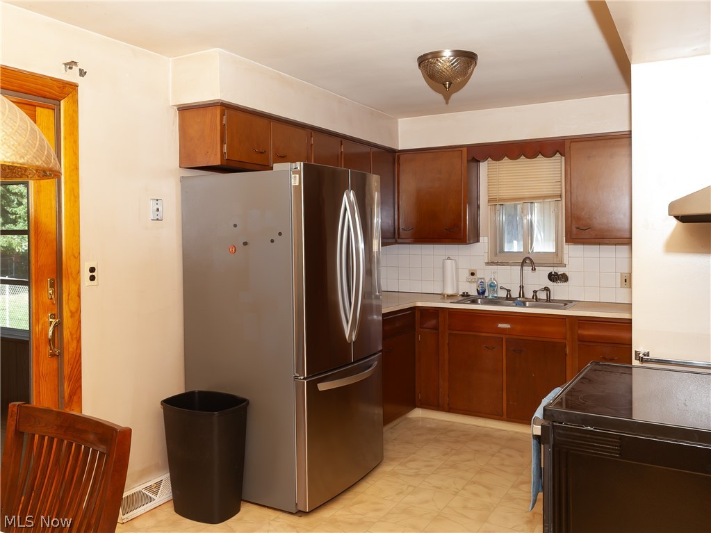 4526 W 154th Street Cleveland OH 44135