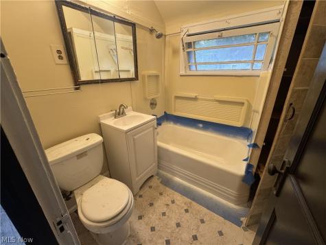 905 E 143rd Street Cleveland OH 44110