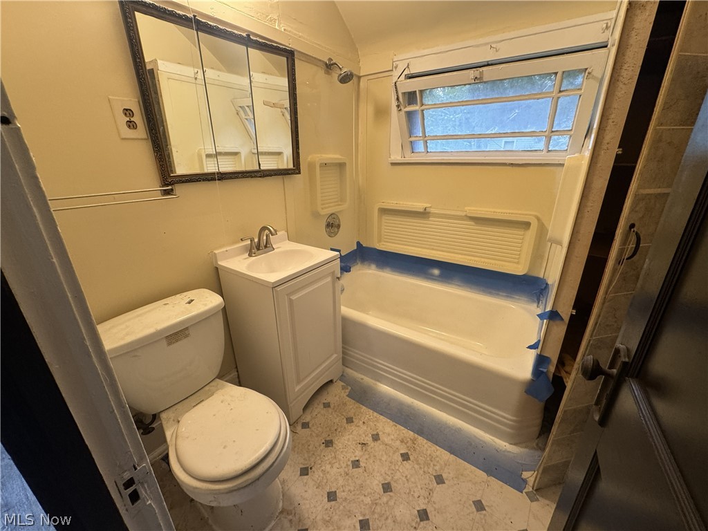 905 E 143rd Street Cleveland OH 44110