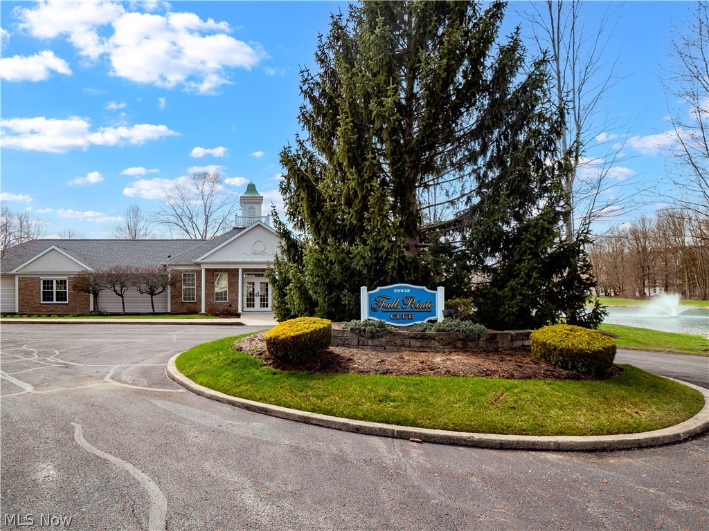 9202 Lake View Drive Olmsted Falls OH 44138