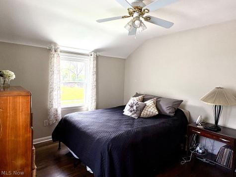 8016 Pelham Drive Parma OH 44129