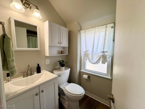 8016 Pelham Drive Parma OH 44129