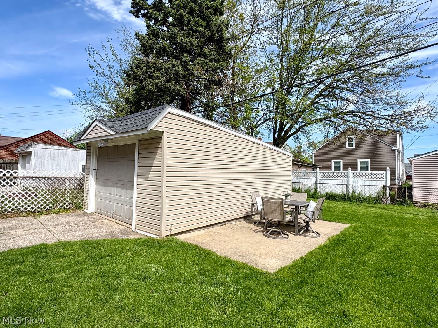8016 Pelham Drive Parma OH 44129