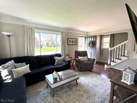 8016 Pelham Drive Parma OH 44129