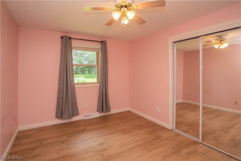 5251 Tanglewood Drive NE Louisville OH 44641