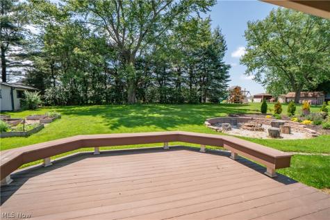 5251 Tanglewood Drive NE Louisville OH 44641