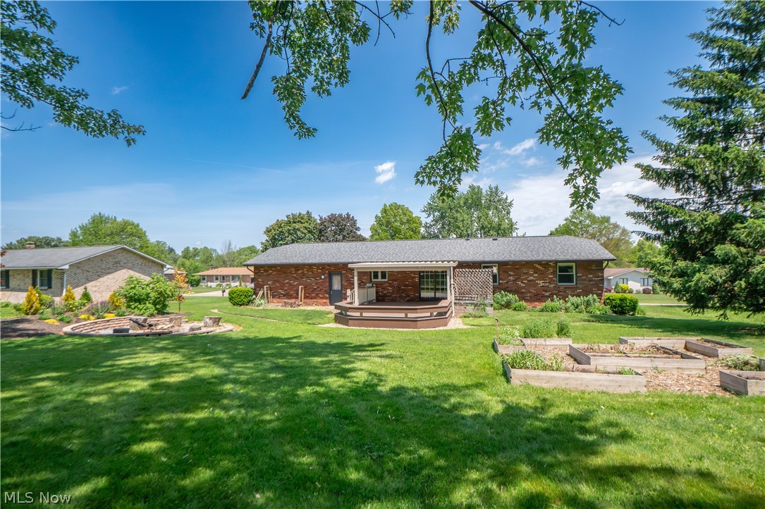 5251 Tanglewood Drive NE Louisville OH 44641