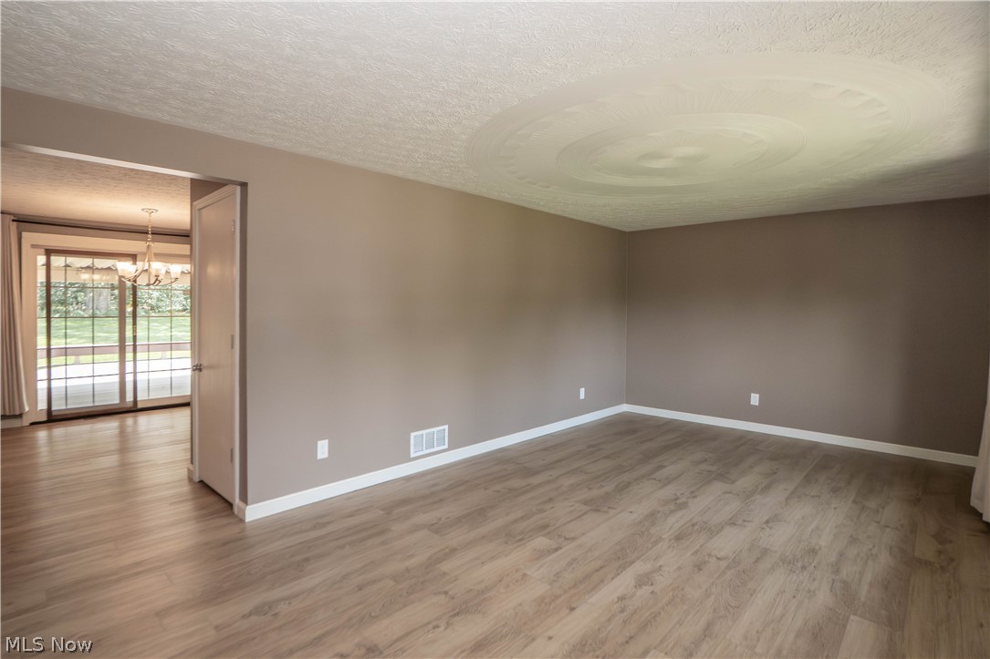 5251 Tanglewood Drive NE Louisville OH 44641