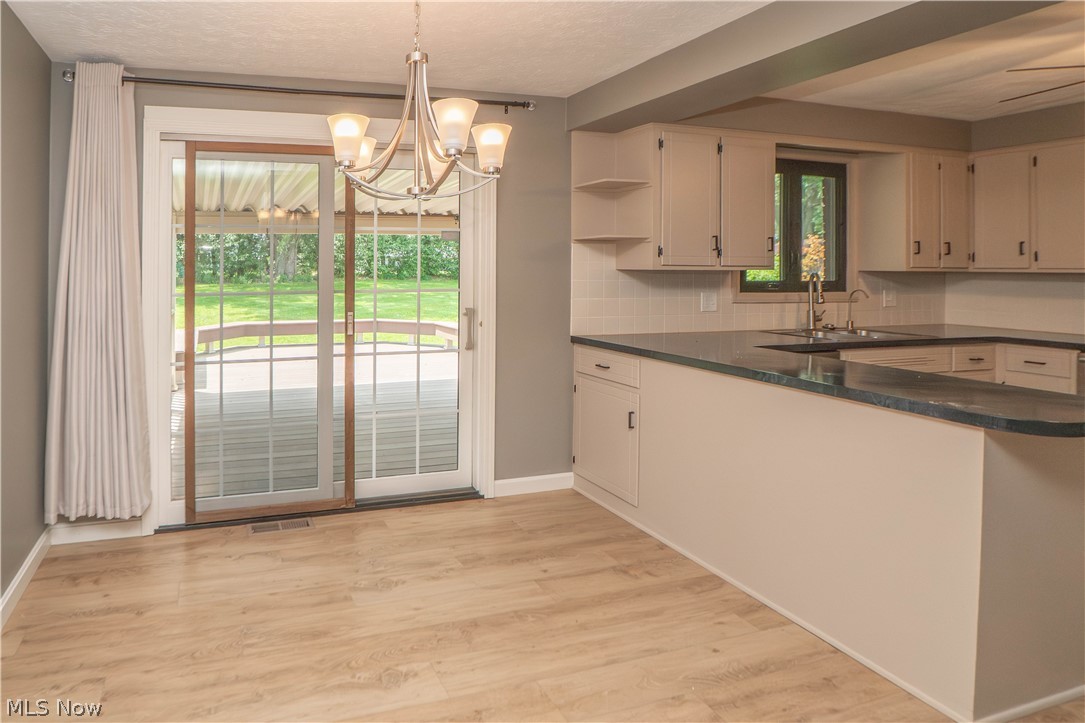 5251 Tanglewood Drive NE Louisville OH 44641
