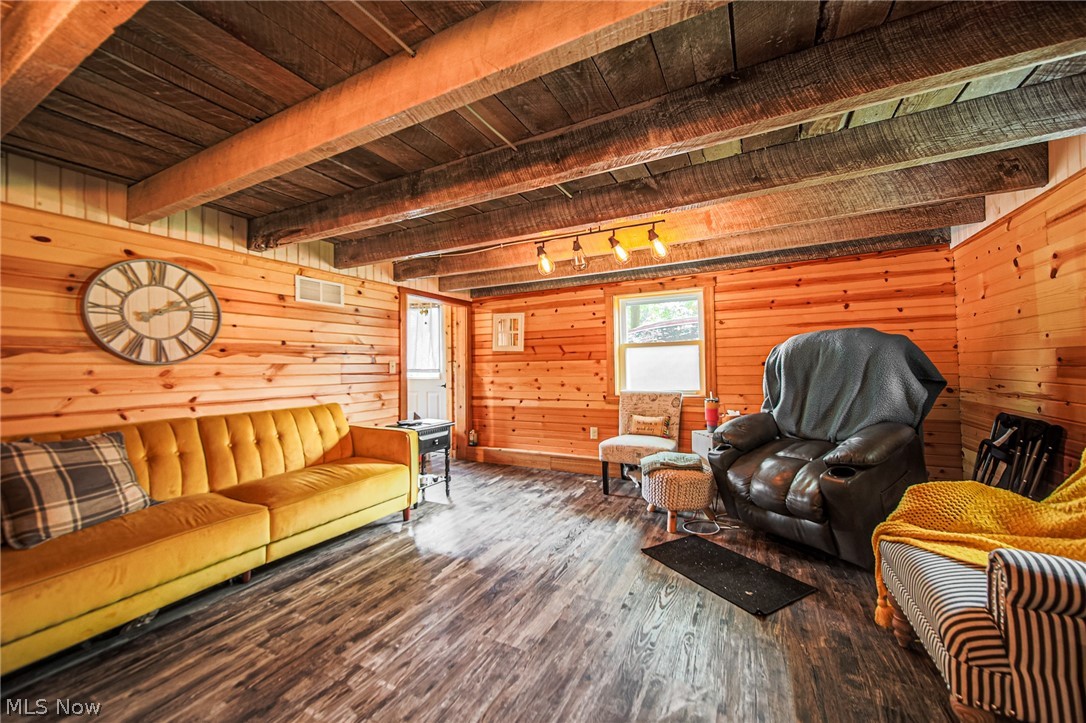 4848 Township Road 305 Millersburg OH 44654