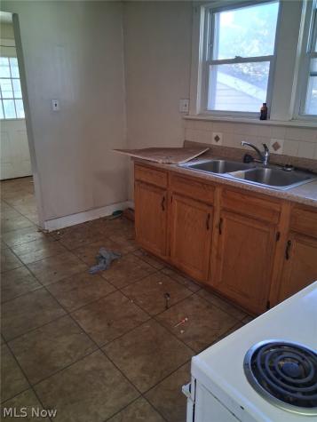 106 Shaker Drive Akron OH 44305