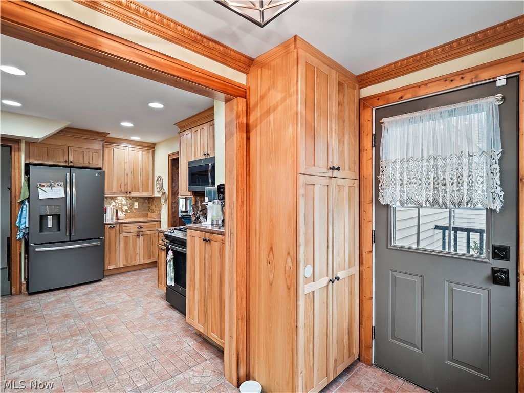 16610 Ernest Avenue Cleveland OH 44111