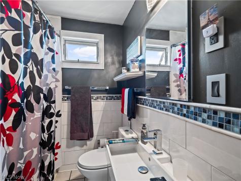 16610 Ernest Avenue Cleveland OH 44111