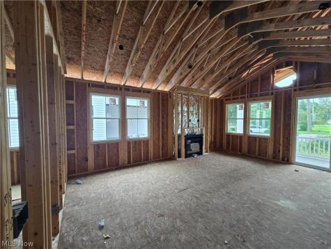 318 Delta Way Elyria OH 44035